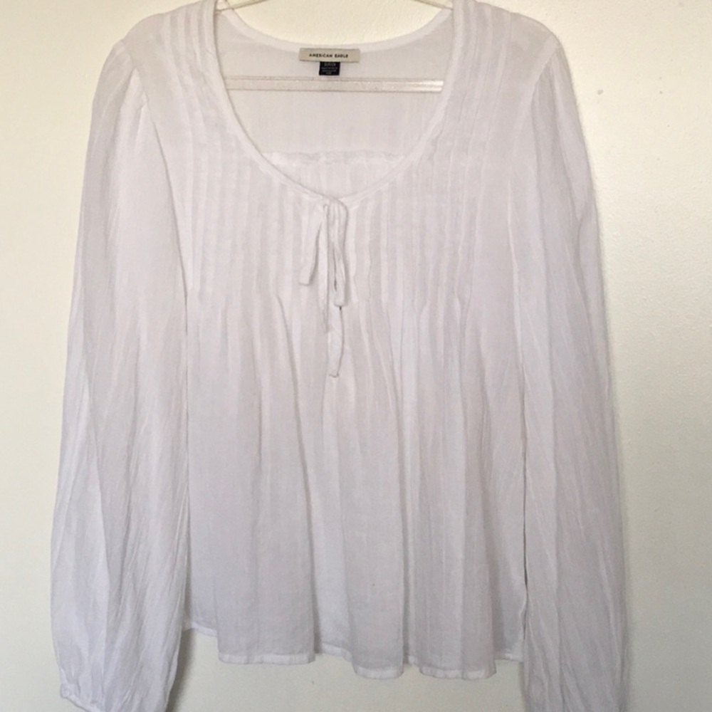 NEW American Eagle Outfitters White Top 108